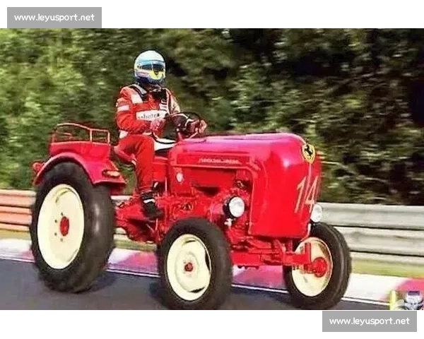 红色闪电！法拉利车手疾驰，F1最快圈速榜上谁能匹敌